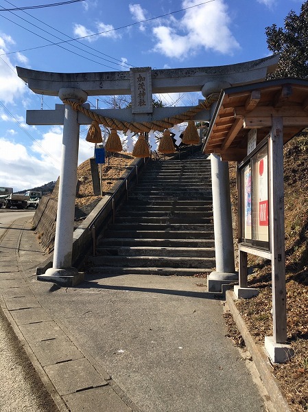 雛人形処分品展示|大船渡市大船渡町|加茂神社境内 八坂神社社殿